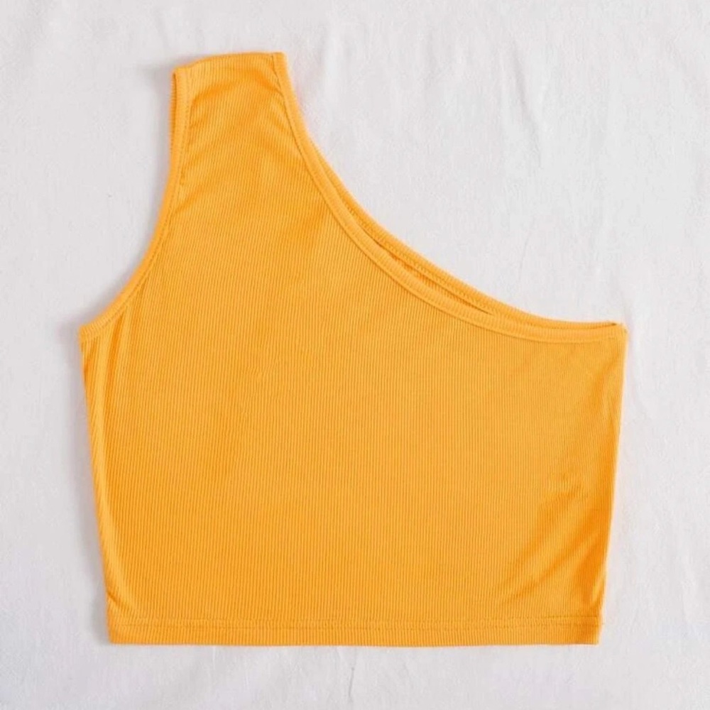 One shoulder crop top